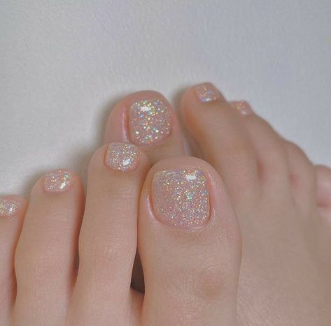 Pedicure Pink Glitter, Pink Sparkly Pedicure, Glittery Pedicure, Pedicure Ideas Sparkle, Prom Pedicures, Glitter Pedicure Ideas, Jelly Toe Nails, White Glitter Toes, Glitter Toes Pedicure