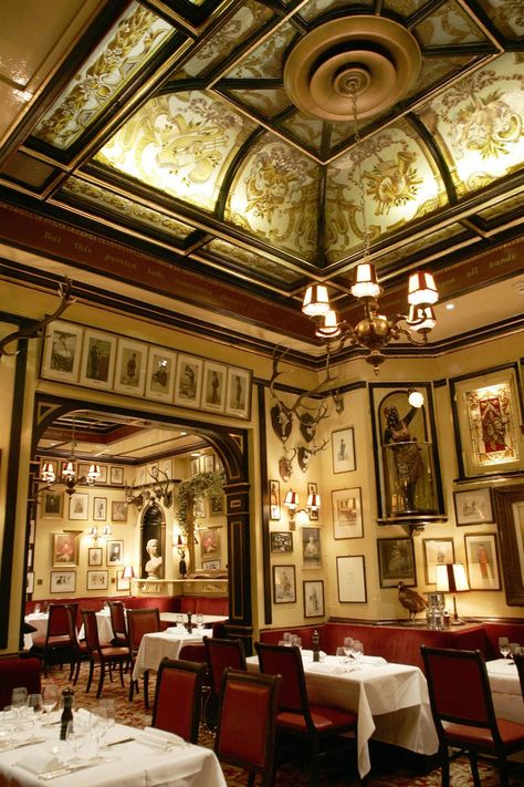 Best British restaurants | CN Traveller Paris Restaurants Interior, La Defense Paris, Restaurants London, Modern Restaurant Design, Classic Restaurant, Restaurants In London, Fancy Restaurants, Covent Garden London, Luxury Restaurant