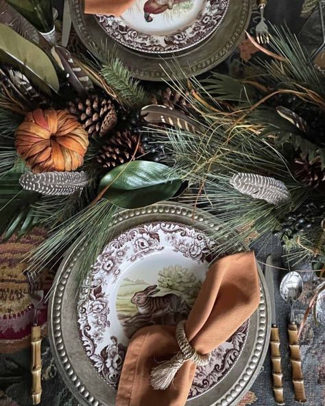 25 Best Thanksgiving Table Decor Ideas For A Festive Holiday Fall Tablescapes Elegant, Thanksgiving Style, Paper Table Runner, Green Glassware, Ivy House, Thanksgiving Table Settings, Fall Tablescapes, Holiday Table Decorations, Thanksgiving Tablescapes