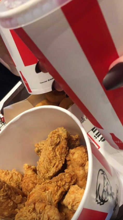 Kfc Inspired Recipes, Tumblr Food, Food Wallpaper, Mouth Watering Food, Snap Food, Recipes From Heaven, Instagram Food, Food Snapchat, Food Obsession