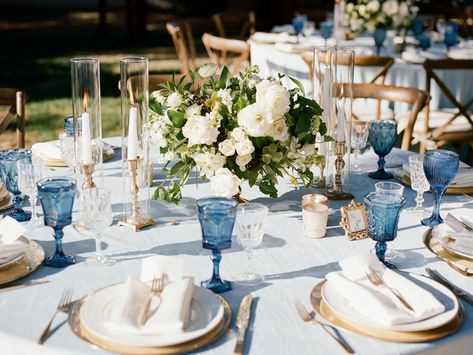 Round Wedding Table Decorations, Floral Canopy, Round Wedding Tables, Blue Table Settings, Wedding Goblets, Wedding Glassware, Blue Tablecloth, Blue Glassware, Teal Wedding