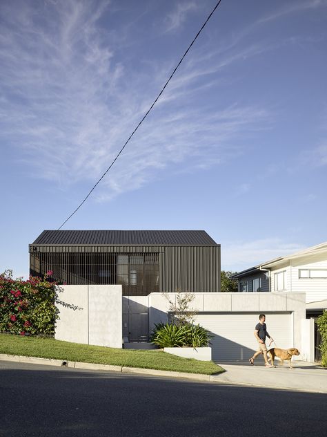 Australian Facade, Manson House, Bar Downstairs, Minimalism House, Brisbane Architecture, Brisbane Architects, Timber Architecture, Passive Design, Garden Villa