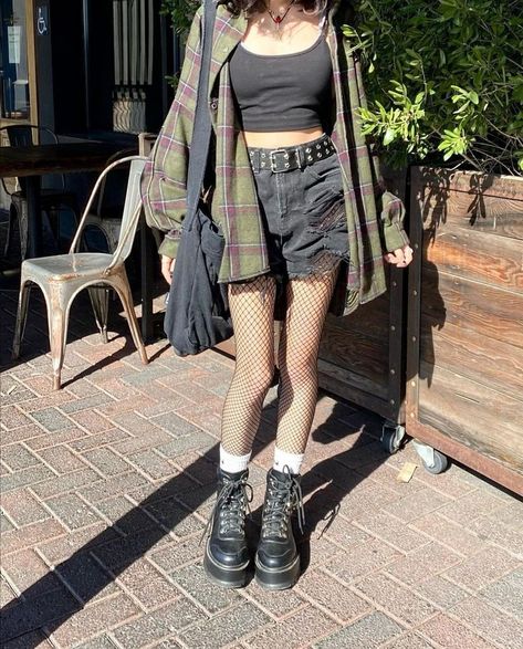 Skirt Labuh, Look Grunge, Mode Grunge, Mode Hippie, Kleidung Diy, Alt Fashion, Swaggy Outfits, Alternative Outfits, 가을 패션