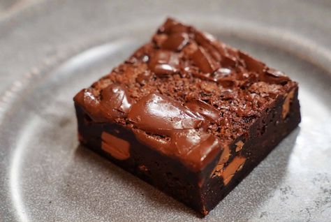 100-Hour Chocolate Brownie 100 Hour Brownies, Chocolate Chunk Brownies, Brownies Recipe Homemade, Food Video, Homemade Brownies, Fudge Brownies, Chocolate Brownies, Coffee Flavor, Brownie Recipes