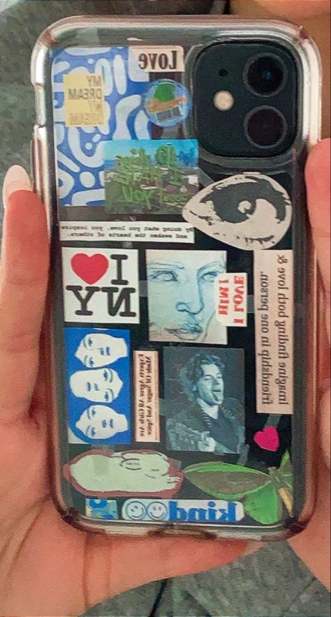 Phone Cases Collage, Clear Phone Case Inspo, Clear Phone Case Aesthetic, Clear Phone Case Ideas, Phone Cases Aesthetic, Clear Phone Case Design, Trending T Shirts, Trend T Shirt, Iphone Case Stickers