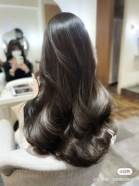 Curly Hair Korean, Hair Korean, Long Shiny Hair, Brown Hair Inspo, Silky Smooth Hair, Bridal Hair Buns, Korean Hair, Glossy Hair, Dead Ends