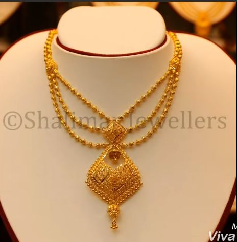 Gold big pendant necklace designs - Simple Craft Ideas Big Gold Pendants Indian, Pendant Designs Gold Simple, Big Pendant Necklace, Unique Gold Jewelry Designs, Gold Mangalsutra Designs, Gold Chain Design, Gold Jewelry Simple Necklace, Gold Necklace Indian Bridal Jewelry, Gold Jewelry Stores