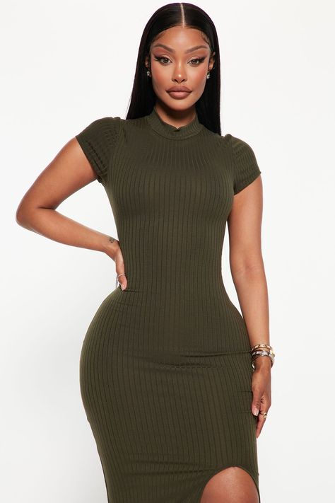 Dress to Impress: Trendy Outfit Ideas with New Balance and Hot Pink Nails Olive Maxi Dress, Outfit For Petite Women, Outfits For Petite, Maxi Dress Short, Black Women Dress, Olive Green Dress, Tight Dress Outfit, Classy Gowns, Black Chocolate