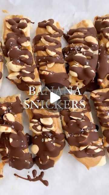 3,235 likes, 209 comments - callascleaneats on August 19, 2021: "BANANA SNICKERS 🍌🍫🥜 inspired by my girl @wholesomehedonista 💛 1) Slice bananas into 1/4’s 2) Melt chocolate chips with ...". Vegan Desserts Healthy, Banana Snickers, Snickers Bites, Healthy Sweets Recipes, Healthy Sweets, Healthy Dessert Recipes, Sweets Recipes, Healthy Snacks Recipes, Healthy Baking