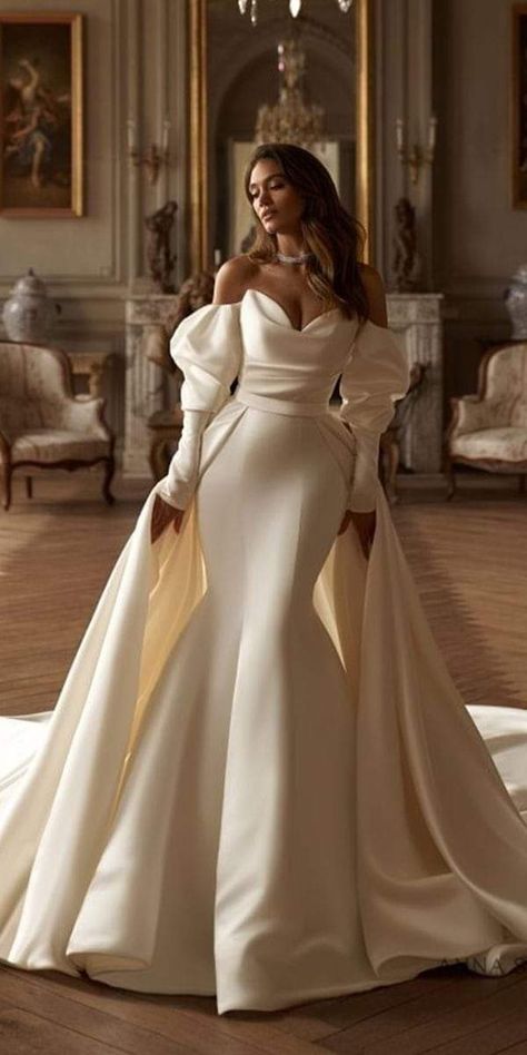 Wedding Dress Detachable Train, Detachable Train Wedding Dress, White Wedding Gowns, Detachable Train, Ceremony Ideas, Dreamy Wedding, Only Fashion, Well Dressed, White Wedding