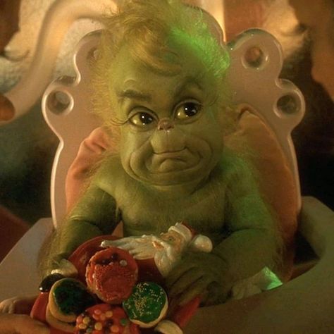 Movie Dreams on Instagram: “Baby Grinch in How the Grinch Stole Christmas (2000) Directed by Ron Howard . . . . . . . . . . . #movie #moviedreams #jimcarrey…” Baby Grinch Wallpaper, Grinch Wallpaper, Baby Grinch, Christmas Wallpaper, Stuffed Animal, Grinch, Green, Christmas