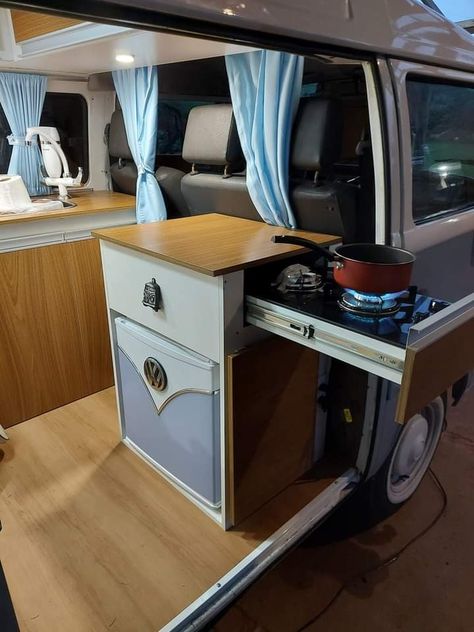 T3 Interior Vw Camper, T3 Interior, Minivan Life, Kombi Food Truck, Vw T2 Camper, Camping 4x4, Volkswagen Interior, Vw Bus Interior, Volkswagen Beetle Vintage