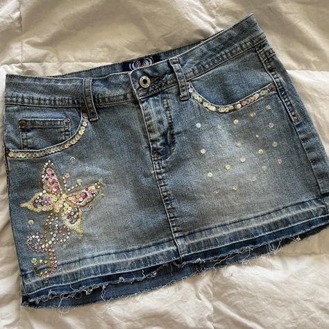 Look what I just bought on Depop 🙌 https://depop.app.link/bAKWzgBJAyb Bedazzled Denim Skirt, Y2k Denim Skirt Outfit, Mini Jean Skirt Outfit, Y2k Depop, Denim Mini Skirt Outfit, Depop Clothes, Skirt Embroidery, Bedazzled Jeans, Y2k Mini Skirt