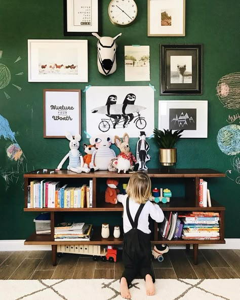 The chalkboard wall was a hit! Every time kids come over, that’s the first thing they rush to do. And I am obsessed with the color. I am having a love affair with green lately and this did ju… Wall Frames Ideas Living Room, Wall Frames Ideas, Chalkboard Wall Bedroom, Frames Ideas, Studio Mini, Green Chalkboard, Living Room Rustic, Kid Rooms, Chalkboard Wall