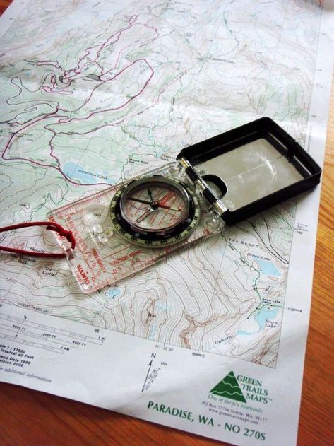 Compass Navigation, Map Compass, Map Reading, Bushcraft Gear, Survival Supplies, Bushcraft Camping, Survival Techniques, A Compass, Outdoor Diy Projects