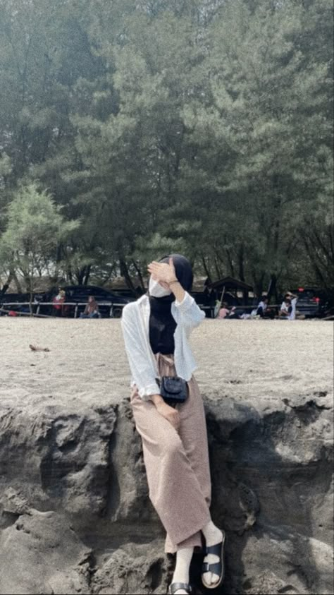 Outfit Ke Pantai Non Hijab, Beach Outfit Hijab Simple, Outfit Hijab Pantai Simple, Outfit Ke Pantai Hijab Simple, Ootd Pantai Hijab Simple, Ootd Ke Pantai Hijab, Ootd Hijab Ke Pantai, Outfit Hijab Pantai, Outfit Ke Pantai