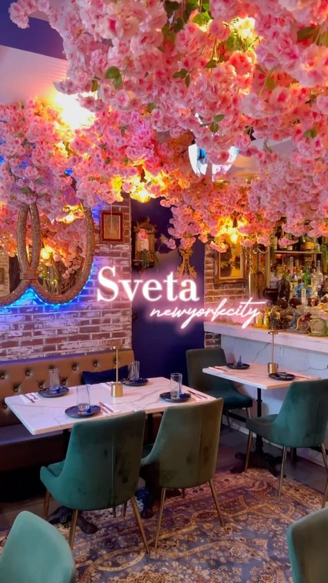 Prettiest brunch in NYC @sveta.nyc 🌸💓 #nyc #newyork #nycdatenight #newyorkcity #brunch #manhattan #nycbars #nycresturants #nycgems… | Instagram Rooftop Brunch Nyc, Miss Video, Brunch In Nyc, Nyc Date, New York Winter Fashion, Rooftop Brunch, New York Christmas Aesthetic, Cafe Nyc, Brunch Nyc