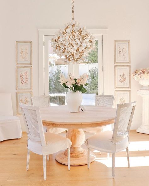 10 Sophisticated Feminine Dining Room Decor Ideas Dining Room Images, Dining Table Lighting, Country Dining, White Dining Room, Pedestal Dining Table, Farmhouse Dining Room, Pedestal Table, Small Dining, Farmhouse Dining