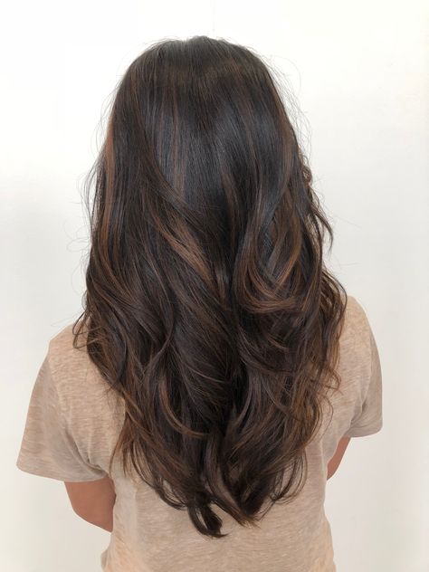 Brown Hair Lived In, Black Hair Minimal Highlights, Black Hair Balayage Indian Dark Brown, Hair Coloring For Asian Hair, Asians With Highlights Black Hair, Indian Hair Brown Highlights, Brown Balayage On Black Hair Asian, Hair Color Idea For Asian Skin, Brown Hair Colour Highlight