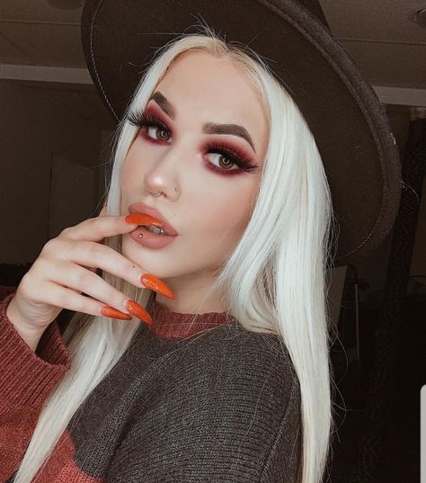 Halloween Costume Freddy Krueger Girl Freddy Krueger Costume, Halloween Costumes Aesthetic Girl, Freddy Krueger Makeup, Freddy Krueger Costume, Halloween Costumes Aesthetic, Holloween Makeup, Makeup News, Costume For Women, Halloween Costume Outfits