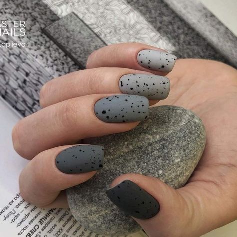 Light Gray Manicure, Mat Grey Nails, Grey Matt Nails, Summer Gray Nails, Grey Scale Nails, Light Grey Matte Nails, Gray Nails Ideas Short, Gray Nails Aesthetic, Matt Grey Nails