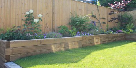 Raised Bed Herb Garden, Sleepers In Garden, Raised Garden Beds Diy Vegetables, Taman Diy, Raised Garden Bed Ideas, Garden Bed Ideas, Raised Bed Garden Design, Beds Diy, Jardim Diy