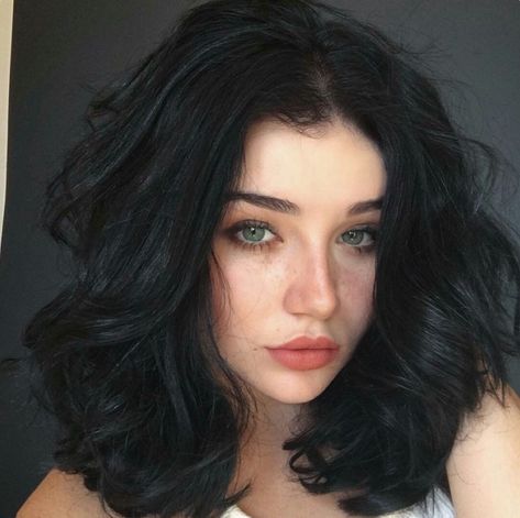 Dark Hair, Green Eyes, Blue Eyes, Black Hair, A Woman, Books Wattpad, Wattpad, Books, Green