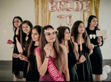 Bride To Be Poses Ideas, Bride To Be Indian Party, Bride To Be Photo Poses, Bride To Be Photoshoot With Sisters, Bridal To Be Photoshoot, Bachelor Party Poses, Bride Shower Photoshoot, Bridal Shower Poses For Bride, Poses For Bride To Be