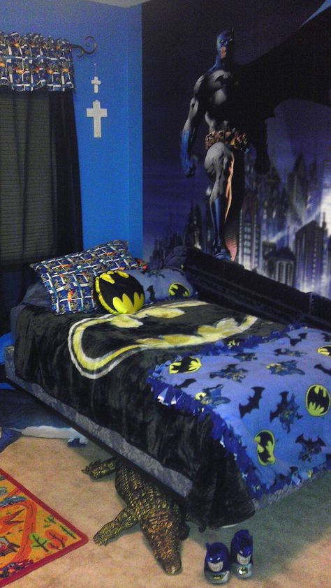 Batman room Batman And Spiderman Room, Batman Room Ideas Boys, Batman Room Ideas, Room Ideas Boys, Batman Room Decor, Batman Bed, Batman Bedroom, Real Batman, Batman Room