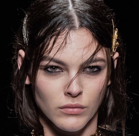 Vittoria Ceretti for Versace RTW FW19 (MFW) Vittoria Ceretti, Versace