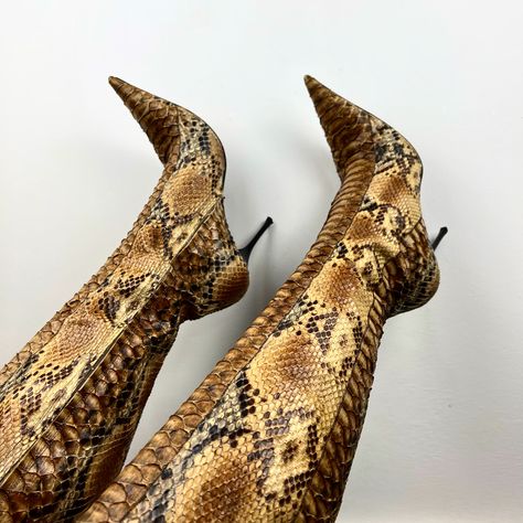 Snake Skin Boots, Snake Skin Heels, New York Fits, Fancy Shoes, Shoe Inspiration, Girly Shoes, Shoe Inspo, Ankle Boots Flat, Aesthetic Shoes