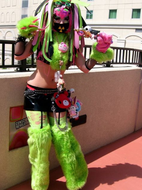 Rainbow Goth girl Green Rave Outfit, Goth Lookbook, Cybergoth Fashion, Dread Falls, Goth Rave, Edm Fashion, Rave Culture, Rave Costumes, Rave Girl