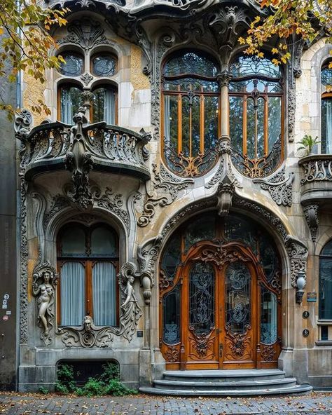 Biomimicry Architecture, Art Nouveau House, Victorian Castle, Gaudi Architecture, Art Nouveau Architecture, Boho House, Doors And Windows, Unique Architecture, Building Structure