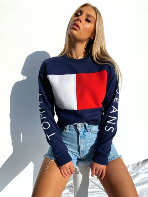 Tommy Hilfiger Sneakers Outfit, Tommy Outfits Women, Tommy Hilfiger Outfits Women Winter, Tommy Hilfiger Sweater Outfit, Tommy Hilfiger Outfits Women, Tommy Hilfiger Aesthetic, Tommy Hilfiger Shirt Women, Tommy Hilfiger Outfits, Hilfiger Outfits