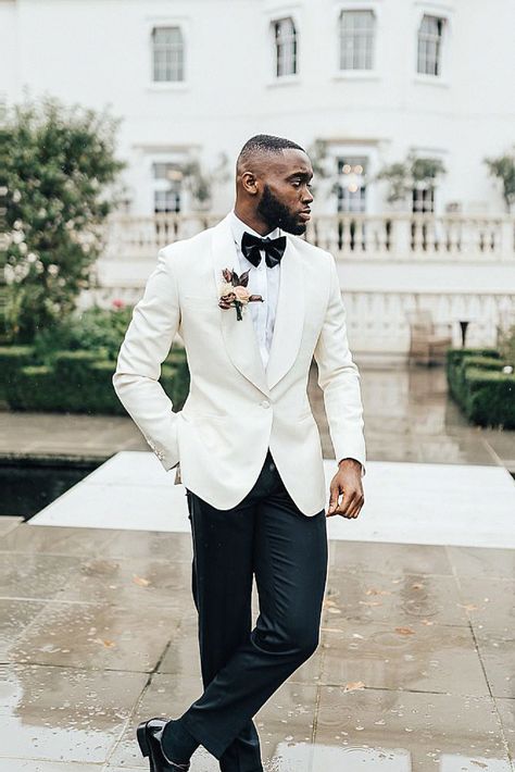 One timeless groom suit feels absolutely stunning for your wedding day. From my experience, that works perfectly with a formal setting. Keep this to your groom collection. White Groomsman Suit, Black Man Wedding Suit, Black Wedding Groom, Black Groom Suit, Groom Collection, Black Groom, Groom Tux, Suit Styles, Modern Groom