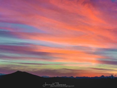 New Mexico Sunsets - Sharing Santa Fe | Adrienne DeGuere & Vanessa Rios y Valles New Mexico Sunset, Sunset Paintings, Mountains Photo, Mountain Silhouette, Sunset Painting, Art Painting Acrylic, Sunset Photos, 2024 Vision, Mini Paintings