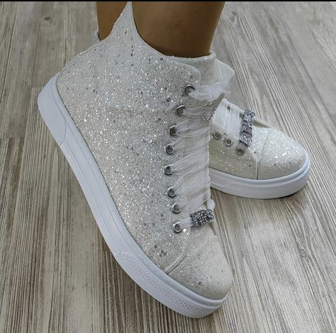 Bridal Tennis Shoes Sneakers Weddings, Wedding Tennis Shoes, Bride Converse, Bedazzled Shoes Diy, Comfortable Bridal Shoes, Reception Shoes, Glitter Converse, Converse Wedding Shoes, Bridal Sneakers