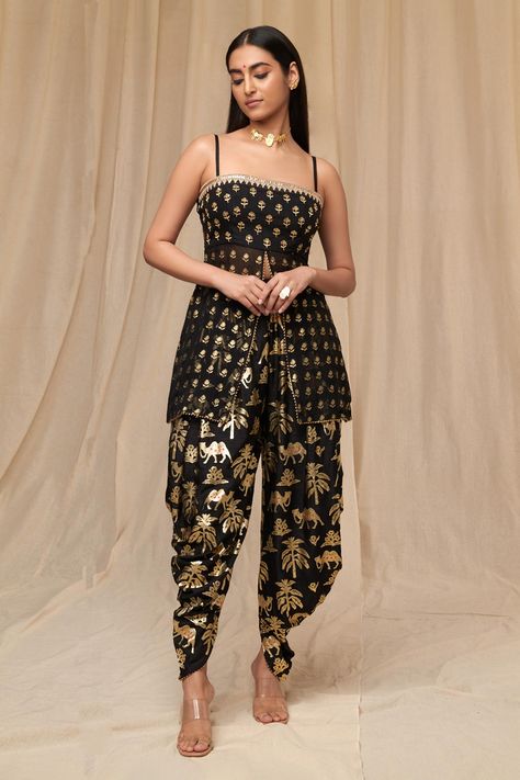 Shop for Masaba Black Raw Silk Oasis Print Dhoti Pant Set for Women Online at Aza Fashions House Of Masaba, Baju Kahwin, Trendy Outfits Indian, Dhoti Pants, Indo Western Dress, Traditional Indian Outfits, Indian Dresses Traditional, Aari Embroidery, Ethnic Outfits