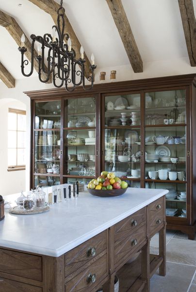 china cabinet  © Sarah Blank Design Studio | www.sarahblankdesignstudio.com Farmhouse Kitchen Island, Kitchen Pantry Cabinets, Classic Kitchen, Kitchen Pantry, Küchen Design, Beautiful Kitchens, Kitchen Style, Country Kitchen, Home Decor Kitchen