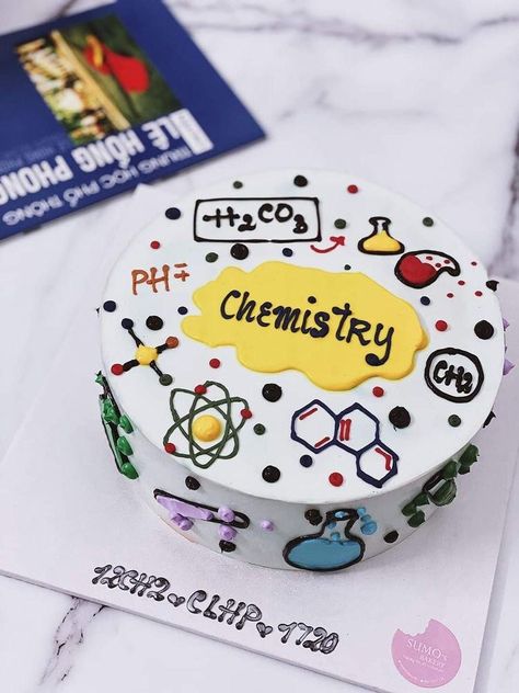 Cake Chemistry Birthday, Cake For Chemistry Teacher, Chemistry Themed Cake, Chemistry Cake Ideas, Teacher Theme Cake, Kue Hari Guru, Teacher Birthday Cake, Teachers Day Cake, Science Cake