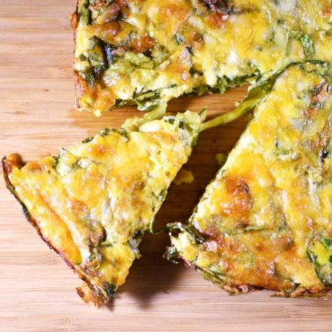 Low Calorie Quiche, French Quiche, Fresh Spinach Recipes, Quiche Recipes Healthy, Crustless Spinach Quiche, Recipe Low Calorie, Crustless Quiche Recipe, Healthy Quiche, Cheese Quiche Recipe