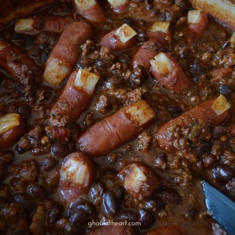 Halloween Nibbles, Halloween Chili, Halloween Hotdogs, Hatch Chili Recipes, Plat Halloween, Beef Chorizo, Hatch Chiles, Spooky Dinner, Creepy Halloween Food