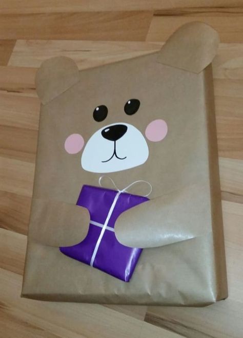 Christmas Wrapping For Kids, Wrapping For Kids, Creative Christmas Wrapping, Joululahjat Diy, Kids Packaging, Creative Wrapping, Gift Towers, Packaging Diy, Bear Animal