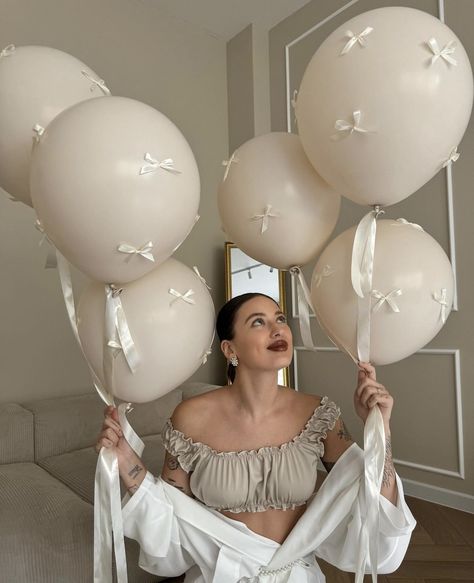 Brown Birthday Aesthetic, Brown Birthday Decorations, Birthday Balloons Aesthetic, Birthday Balloon Ideas, Happy Birthday Aesthetic, Birthday Concept, Bday Decor, Birthday Pic, 21st Bday Ideas