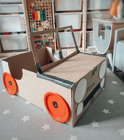 Cardboard Box Activities, Cardboard Boxes Kids, Box Activities, Cardboard Box Car, Cardboard Play, Cardboard Crafts Kids, Carton Diy, Cardboard Car, Recycled Crafts Kids