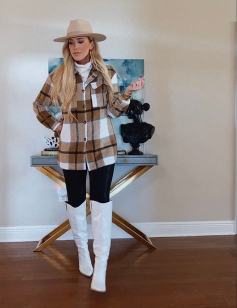 Styling White Cowboy Boots Women, Y’all White Boots Outfit, Winter Western Boots Outfit, Outfits With White Jacket Winter, Off White Boots Outfit Winter, Outfits With Off White Boots, Outfits With White Western Boots, Winter Outfit With White Boots, Cute Fall Outfits With White Boots