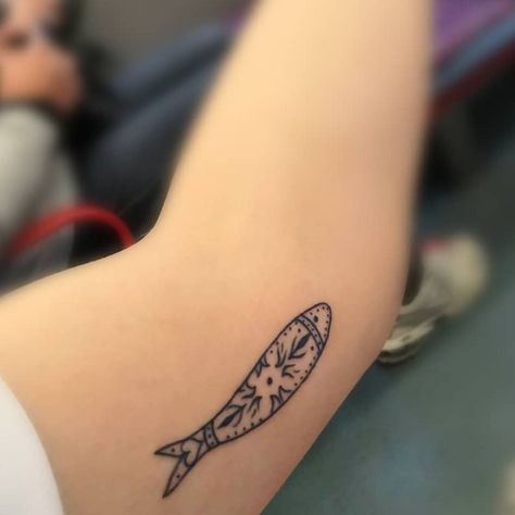 Sardine Tattoo, Nice People, Pattern Tattoo, Painting Tile, Skin Art, So Nice, Body Mods, Tiny Tattoos, Tattoo Shop