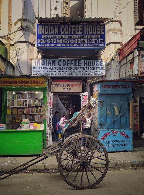 Indian City Aesthetic, Kolkata Sketch, Bengal Aesthetic, Kolkata Street Photography, Indian Coffee House, Kolkata Photography, Indian Coffee, Victoria Memorial, Desi Love