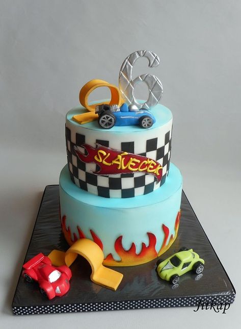 Hot Wheels Cake on Cake Central Hot Wheels Themed Birthday Party, Wheels Cake, Bolo Hot Wheels, Hot Wheels Cake, Race Car Cakes, Wheel Cake, Hotwheels Birthday Party, Cars Birthday Cake, Hot Wheels Birthday