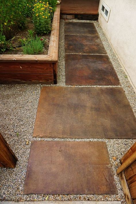 Diy Concrete Patio, Diy Patio Ideas, Concrete Stain Patio, Stain Concrete, Pavers Backyard, Paver Designs, Patio Pavers Design, Concrete Patios, Cheap Patio